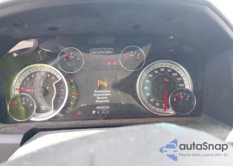 2018 Ram 1500 Big Horn 4X4 6'4 Box/Harvest 4X4 6'4 Box/Lone Star 4X4 6'4 Box from USA, damaged, VIN 1C6RR7GT6JS106952